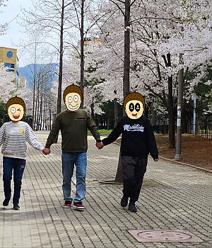 모모군과 미미양의 꽃놀이 ^^